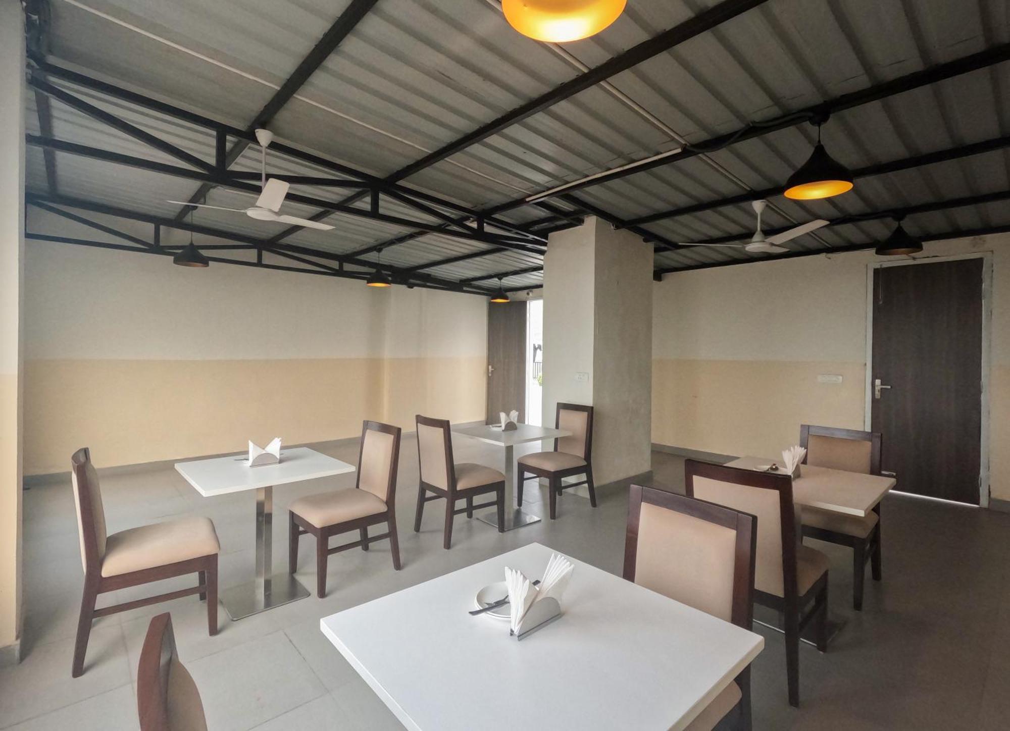 Hotel The Luxem - Behind Ibis Hotel Gurugram Gurgaon Dış mekan fotoğraf