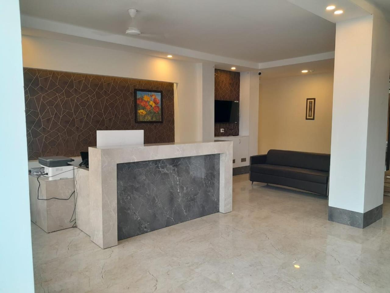 Hotel The Luxem - Behind Ibis Hotel Gurugram Gurgaon Dış mekan fotoğraf